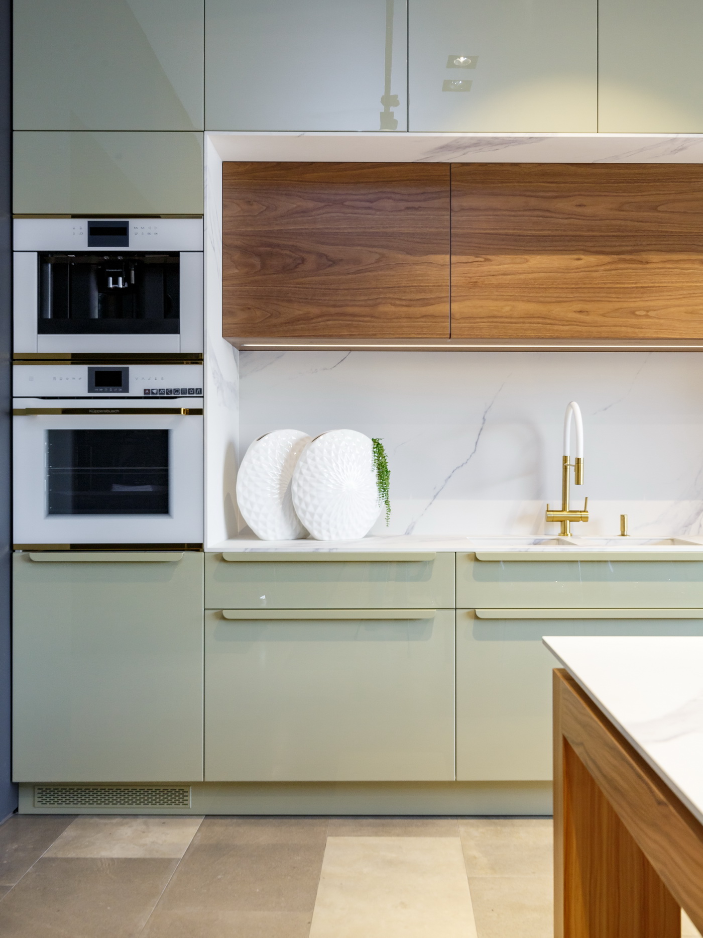 картинка Кофемашина Kuppersbusch CKV 6550.0 W4 GOLD 