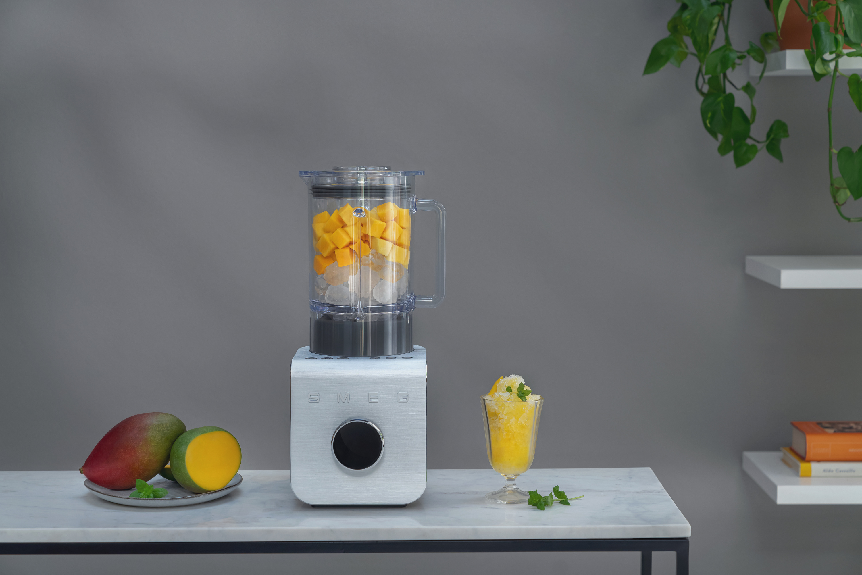 картинка Блендер Smeg BLC01BLMEU 