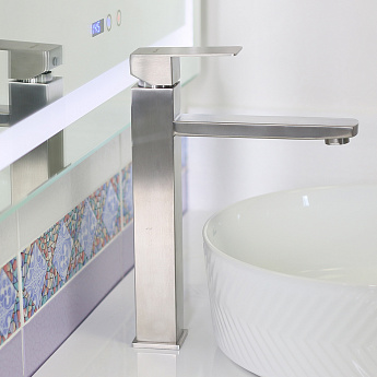 картинка Смеситель Melana F610202 CUBO нержавеющая сталь 