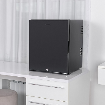 картинка Мини-бар Meyvel MMT-38B черный 